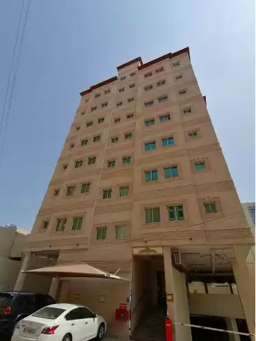 yerleşim Hazır Mülk 1 yatak odası U/F Apartman  kiralık içinde Doha #7410 - 1  image 